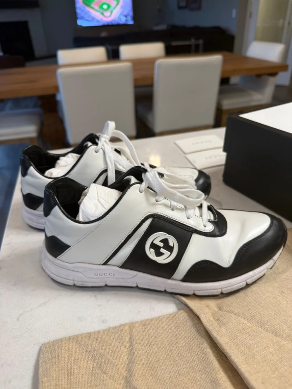 Gucci AYO10 1064 size 36 like new
